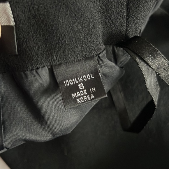 I tags Black Ellen Tracy fitted Skirt with back kick pleat size 8 see discript - Picture 9 of 11